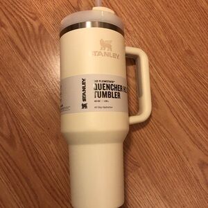 Stanley Cream Quencher Tumbler